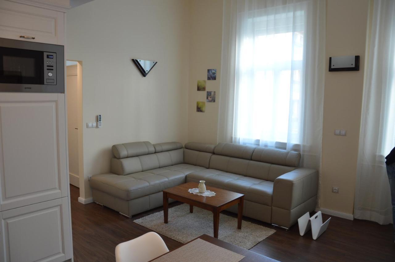 M2-Apartment Szombathely Exterior foto